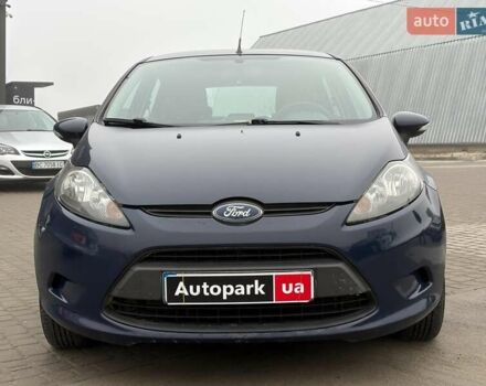 Синий Форд Фиеста, объемом двигателя 1.4 л и пробегом 240 тыс. км за 6190 $, фото 4 на Automoto.ua