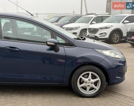 Синий Форд Фиеста, объемом двигателя 1.4 л и пробегом 240 тыс. км за 6190 $, фото 5 на Automoto.ua