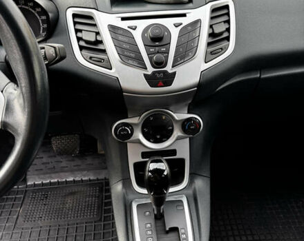 Синий Форд Фиеста, объемом двигателя 1.39 л и пробегом 88 тыс. км за 7200 $, фото 15 на Automoto.ua