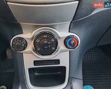 Форд Фиеста 2012 в Новомосковске на Automoto.ua Синий Форд Фиеста, объемом двигателя 1.24 л и пробегом 121 тыс. км за 5500 $, фото 13 на Automoto.ua