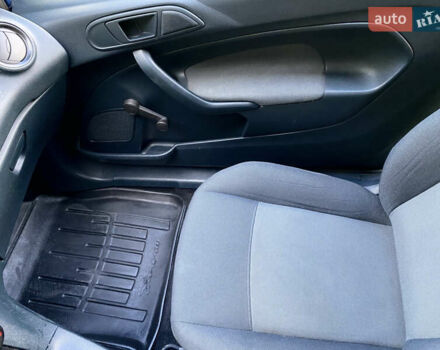 Синій Форд Фієста, об'ємом двигуна 1.4 л та пробігом 175 тис. км за 4700 $, фото 21 на Automoto.ua