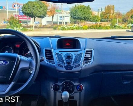 Синій Форд Фієста, об'ємом двигуна 1.4 л та пробігом 132 тис. км за 4999 $, фото 5 на Automoto.ua
