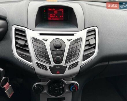 Синий Форд Фиеста, объемом двигателя 1.4 л и пробегом 240 тыс. км за 6190 $, фото 20 на Automoto.ua