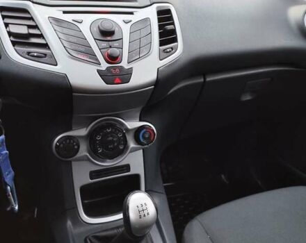 Синий Форд Фиеста, объемом двигателя 1.2 л и пробегом 117 тыс. км за 5629 $, фото 13 на Automoto.ua