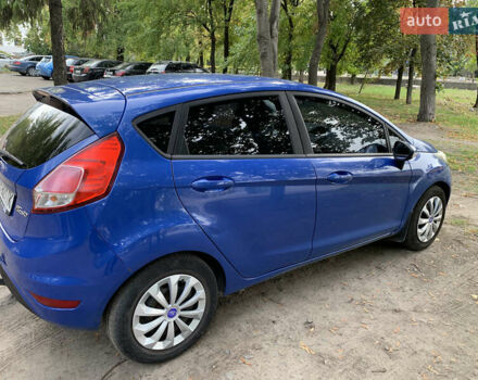 Синій Форд Фієста, об'ємом двигуна 1 л та пробігом 121 тис. км за 5600 $, фото 3 на Automoto.ua