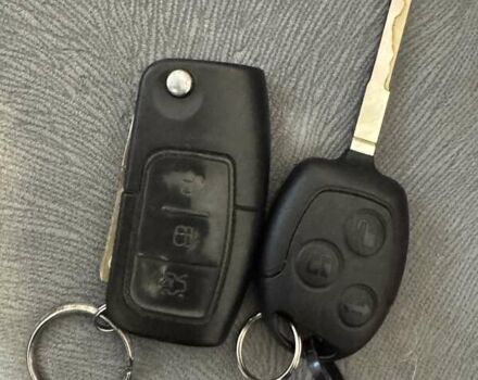 Синій Форд Фієста, об'ємом двигуна 1 л та пробігом 125 тис. км за 7500 $, фото 22 на Automoto.ua