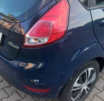 Синий Форд Фиеста, объемом двигателя 1 л и пробегом 240 тыс. км за 4650 $, фото 6 на Automoto.ua