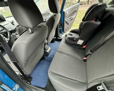 Синій Форд Фієста, об'ємом двигуна 1 л та пробігом 120 тис. км за 8500 $, фото 45 на Automoto.ua