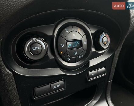 Синий Форд Фиеста, объемом двигателя 1.6 л и пробегом 109 тыс. км за 8350 $, фото 20 на Automoto.ua