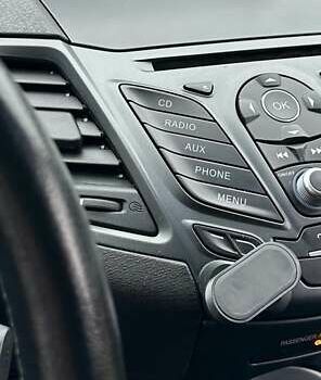 Синій Форд Фієста, об'ємом двигуна 1 л та пробігом 120 тис. км за 8500 $, фото 39 на Automoto.ua