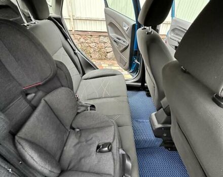 Синій Форд Фієста, об'ємом двигуна 1 л та пробігом 120 тис. км за 8500 $, фото 43 на Automoto.ua