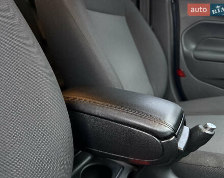 Синий Форд Фиеста, объемом двигателя 1.5 л и пробегом 168 тыс. км за 6999 $, фото 57 на Automoto.ua