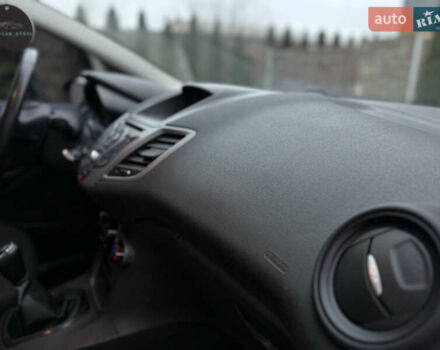 Синий Форд Фиеста, объемом двигателя 1.5 л и пробегом 168 тыс. км за 6999 $, фото 55 на Automoto.ua