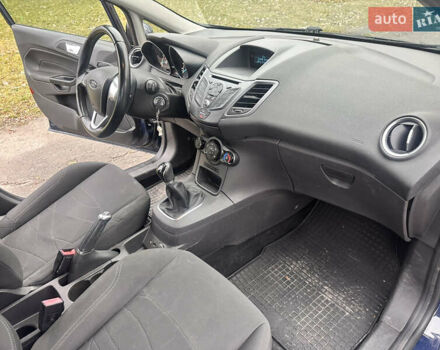 Синий Форд Фиеста, объемом двигателя 1.24 л и пробегом 134 тыс. км за 6500 $, фото 13 на Automoto.ua