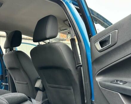 Синій Форд Фієста, об'ємом двигуна 1 л та пробігом 120 тис. км за 8500 $, фото 42 на Automoto.ua