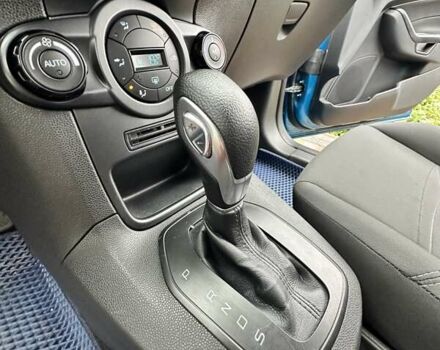 Синій Форд Фієста, об'ємом двигуна 1 л та пробігом 120 тис. км за 8500 $, фото 31 на Automoto.ua