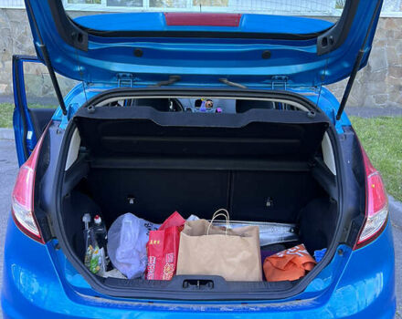 Синій Форд Фієста, об'ємом двигуна 1 л та пробігом 28 тис. км за 10800 $, фото 5 на Automoto.ua
