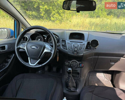 Синій Форд Фієста, об'ємом двигуна 1 л та пробігом 94 тис. км за 7500 $, фото 3 на Automoto.ua