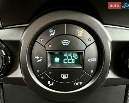 Синий Форд Фиеста, объемом двигателя 1 л и пробегом 53 тыс. км за 9500 $, фото 3 на Automoto.ua