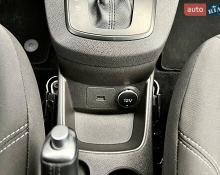 Синий Форд Фиеста, объемом двигателя 1 л и пробегом 53 тыс. км за 9500 $, фото 25 на Automoto.ua