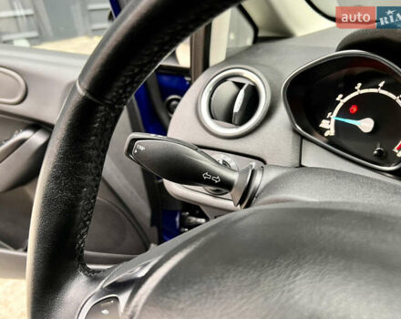 Синий Форд Фиеста, объемом двигателя 1 л и пробегом 53 тыс. км за 9500 $, фото 19 на Automoto.ua