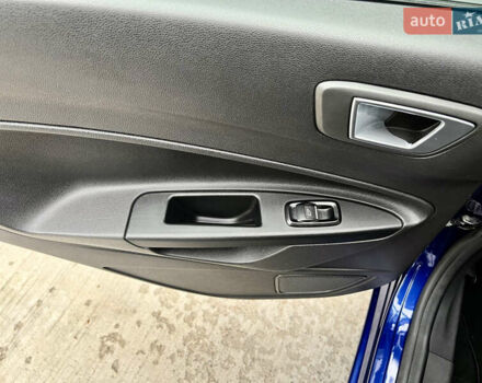 Синий Форд Фиеста, объемом двигателя 1 л и пробегом 53 тыс. км за 9500 $, фото 46 на Automoto.ua