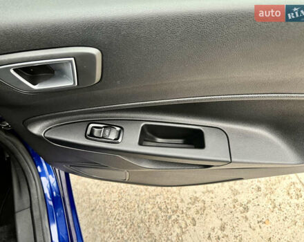 Синий Форд Фиеста, объемом двигателя 1 л и пробегом 53 тыс. км за 9500 $, фото 35 на Automoto.ua