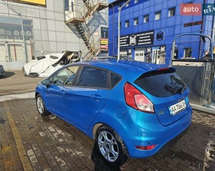 Синий Форд Фиеста, объемом двигателя 1 л и пробегом 64 тыс. км за 9500 $, фото 1 на Automoto.ua