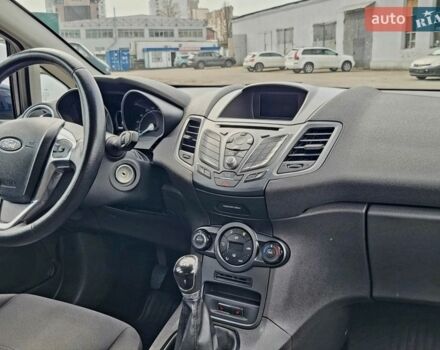 Синій Форд Фієста, об'ємом двигуна 1 л та пробігом 124 тис. км за 5999 $, фото 19 на Automoto.ua