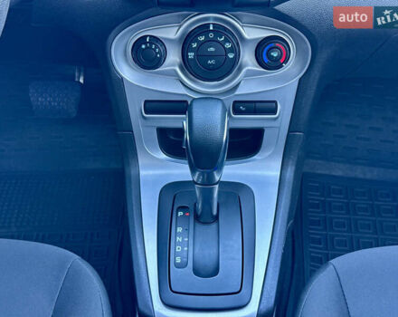 Форд Фиеста 2018 в Киеве на Automoto.ua Синий Форд Фиеста, объемом двигателя 1.6 л и пробегом 100 тыс. км за 7500 $, фото 35 на Automoto.ua
