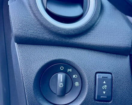 Форд Фиеста 2018 в Киеве на Automoto.ua Синий Форд Фиеста, объемом двигателя 1.6 л и пробегом 100 тыс. км за 7500 $, фото 13 на Automoto.ua