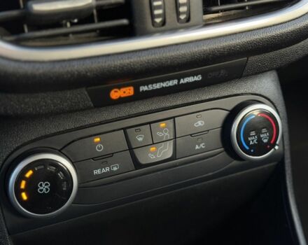 Синій Форд Фієста, об'ємом двигуна 1.5 л та пробігом 162 тис. км за 12500 $, фото 17 на Automoto.ua