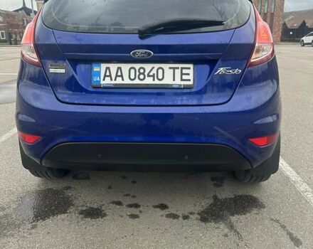 Синій Форд Фієста, об'ємом двигуна 1 л та пробігом 64 тис. км за 8500 $, фото 4 на Automoto.ua