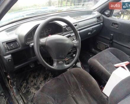 Синий Форд Фиеста, объемом двигателя 1.6 л и пробегом 220 тыс. км за 1000 $, фото 1 на Automoto.ua