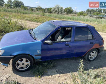 Синий Форд Фиеста, объемом двигателя 1.3 л и пробегом 400 тыс. км за 1029 $, фото 1 на Automoto.ua
