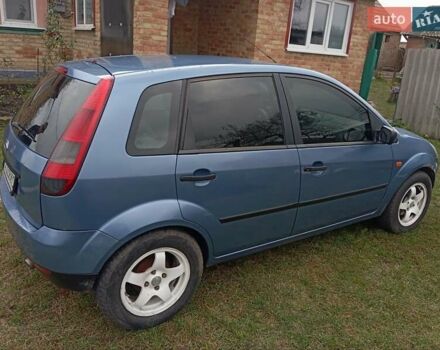 Синий Форд Фиеста, объемом двигателя 1.4 л и пробегом 329 тыс. км за 3800 $, фото 1 на Automoto.ua