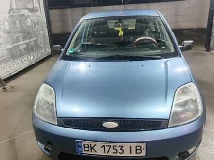 Форд Фиеста 2003 в Ровно на Automoto.ua Синий Форд Фиеста, объемом двигателя 1.4 л и пробегом 140 тыс. км за 3700 $, фото 1 на Automoto.ua
