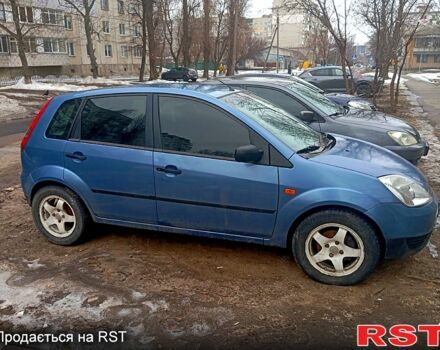 Синий Форд Фиеста, объемом двигателя 1.4 л и пробегом 330 тыс. км за 2000 $, фото 1 на Automoto.ua