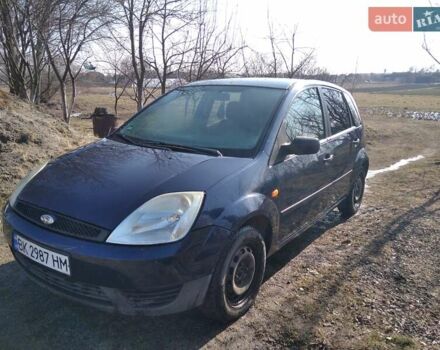 Синій Форд Фієста, об'ємом двигуна 1.3 л та пробігом 221 тис. км за 3600 $, фото 1 на Automoto.ua