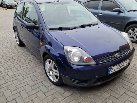 Синий Форд Фиеста, объемом двигателя 1.3 л и пробегом 150 тыс. км за 3400 $, фото 1 на Automoto.ua