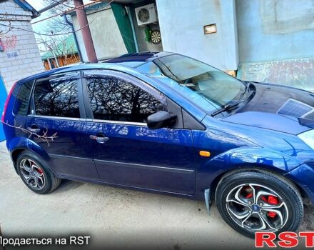 Синий Форд Фиеста, объемом двигателя 1.4 л и пробегом 268 тыс. км за 4000 $, фото 1 на Automoto.ua