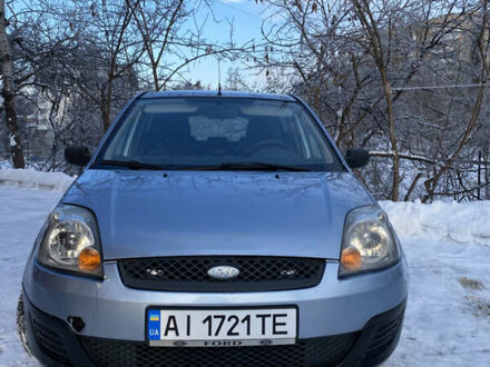 Синий Форд Фиеста, объемом двигателя 1.3 л и пробегом 242 тыс. км за 3200 $, фото 1 на Automoto.ua