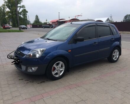 Синий Форд Фиеста, объемом двигателя 1.4 л и пробегом 215 тыс. км за 5500 $, фото 1 на Automoto.ua
