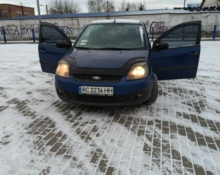 Синій Форд Фієста, об'ємом двигуна 1.4 л та пробігом 199 тис. км за 3350 $, фото 1 на Automoto.ua