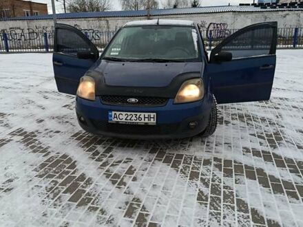 Синий Форд Фиеста, объемом двигателя 1.4 л и пробегом 199 тыс. км за 3350 $, фото 1 на Automoto.ua