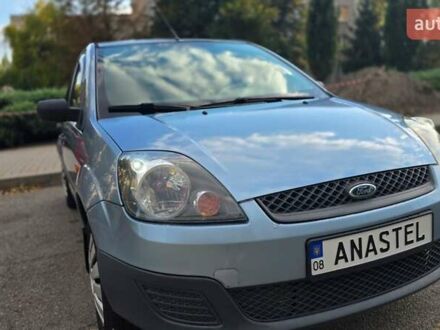 Синій Форд Фієста, об'ємом двигуна 1.4 л та пробігом 256 тис. км за 3800 $, фото 1 на Automoto.ua
