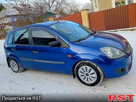 Синий Форд Фиеста, объемом двигателя 1.3 л и пробегом 250 тыс. км за 2850 $, фото 1 на Automoto.ua