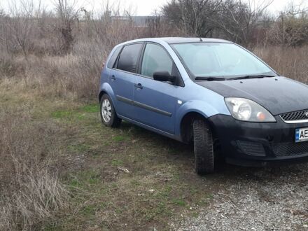 Синій Форд Фієста, об'ємом двигуна 1.3 л та пробігом 102 тис. км за 3400 $, фото 1 на Automoto.ua