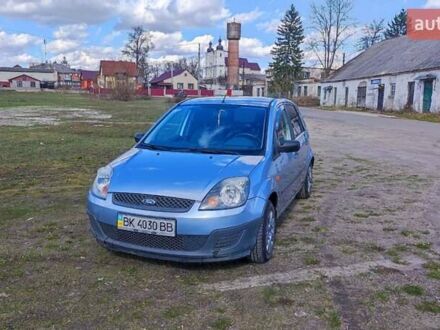 Форд Фиеста 2007 в Дубровице на Automoto.ua Синий Форд Фиеста, объемом двигателя 1.4 л и пробегом 165 тыс. км за 4200 $, фото 1 на Automoto.ua