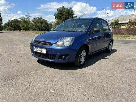 Синий Форд Фиеста, объемом двигателя 1.4 л и пробегом 273 тыс. км за 3900 $, фото 1 на Automoto.ua